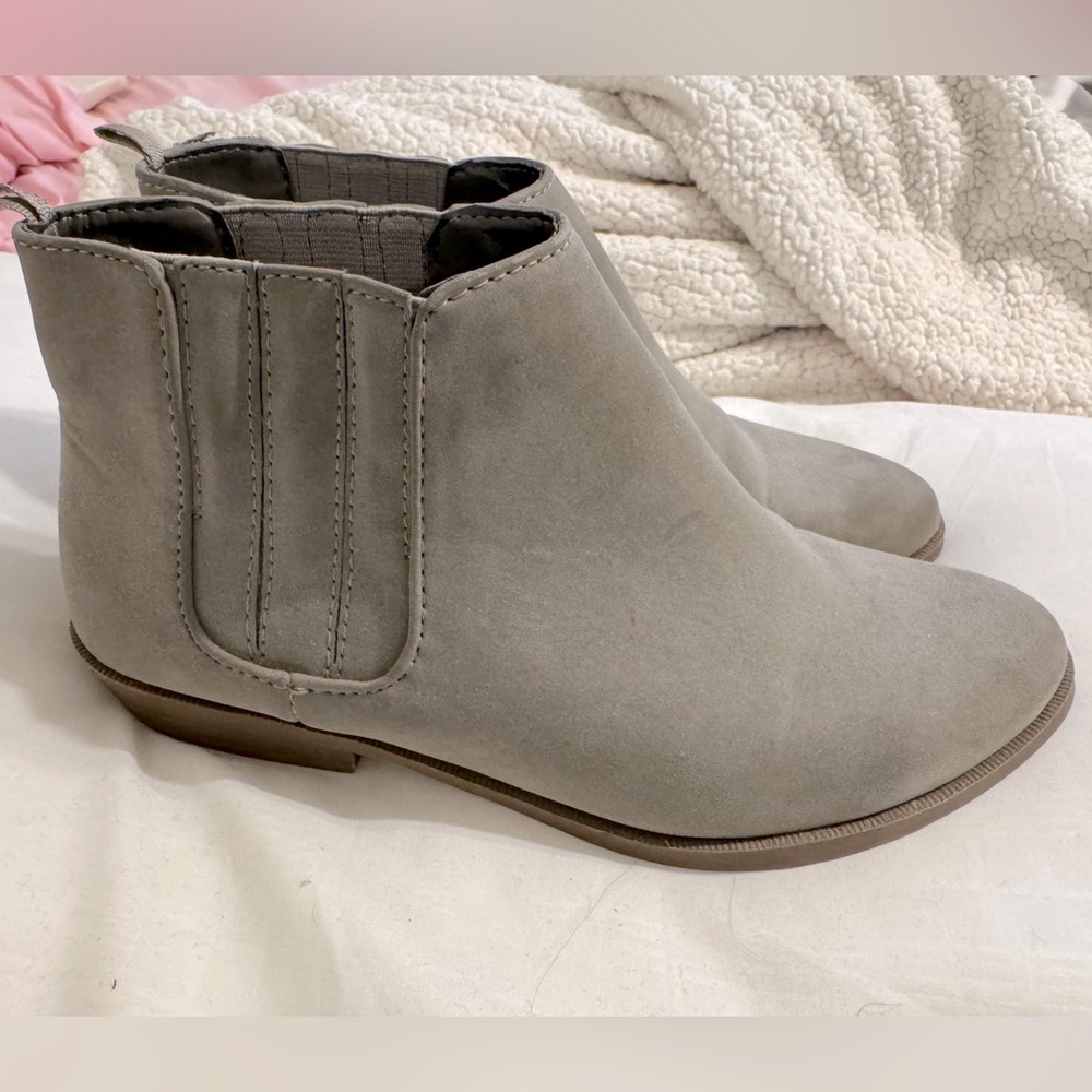 Gap Gray Ankle Booties Size 7